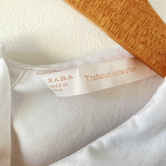 Pre-Loved Zara White Blouse with Intricate Embellishment Design Brooch UK Size M - Picture 12 of 13